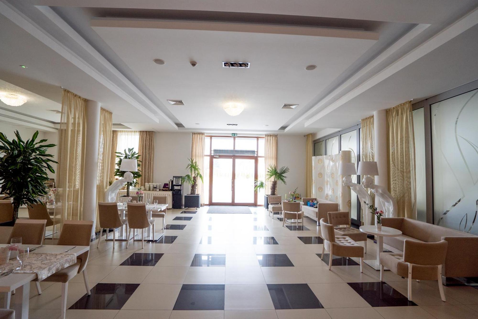 Hotel Aleksandria Седльце Екстер'єр фото