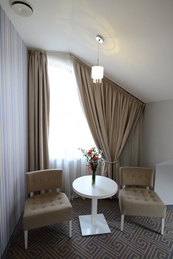 Hotel Aleksandria Седльце Екстер'єр фото